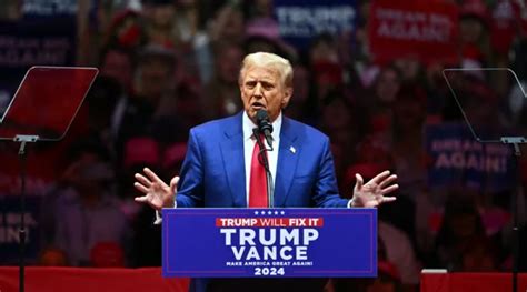 Trump Returns To Nyc To The Cheers Of 20 000 Roaring Fans At Madison