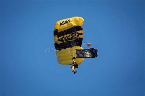 U S Army Golden Knight Parachute Team Members In Cleveland Ohio In U S Army Golden Knight Parachute Team Members In Cleveland Ohio In