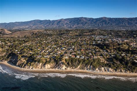 Uc Santa Barbara Students In Harm S Way As Isla Vista Cliffs Erode