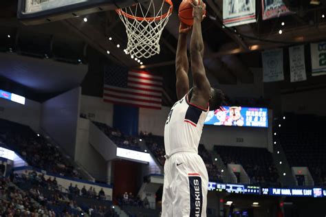 Uconn Men S Basketball Rolls Past Boston University 86 57 The Uconn Blog
