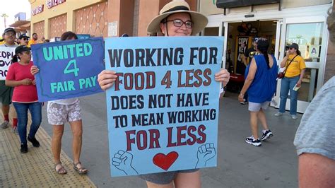 Union Food 4 Less Workers Rally In Coachella Ahead Of Contract