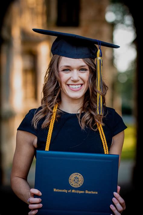 University Of Michigan Graduation Photos Hannah Brauer Photography
