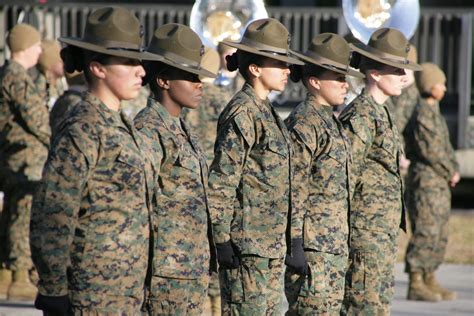 Us General Fears Military Will Lower Standards For Women Today Us General Fears Military Will Lower Standards For Women Today