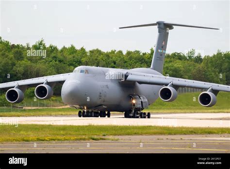 Usaf Lockheed C5 Galaxy Transport Hi Res Stock Photography And Images Alamy