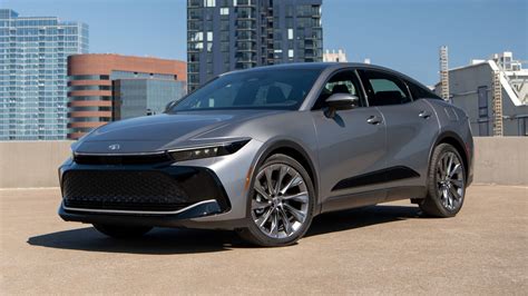 Used Toyota Crown Best Years Trims And Buying Tips Used Toyota Crown Best Years Trims And Buying Tips