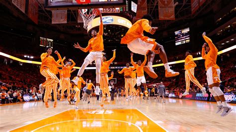 Ut Vols How Tennessee Basketball Pregame Dunk Sensation Shows Up In Nba