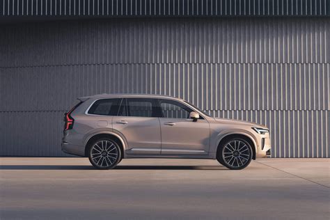 Volvo Xc90 Plug In Hybrid Suv Stays Relevant With New Tech For 2025 Cnet