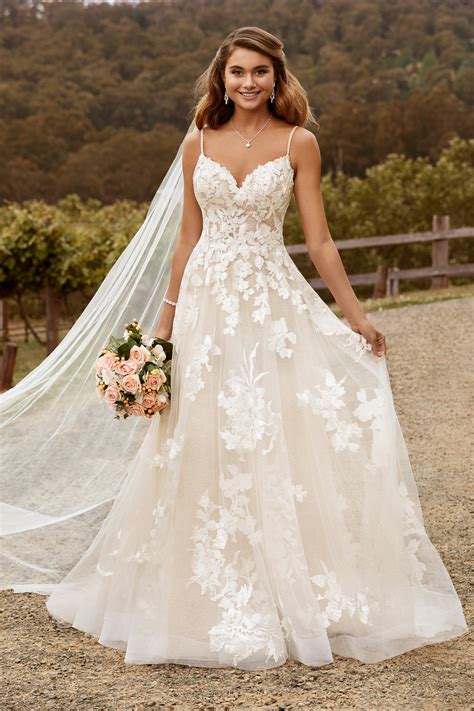 Wedding Dress Floral Lace: Unveiling Elegant Bridal Trends