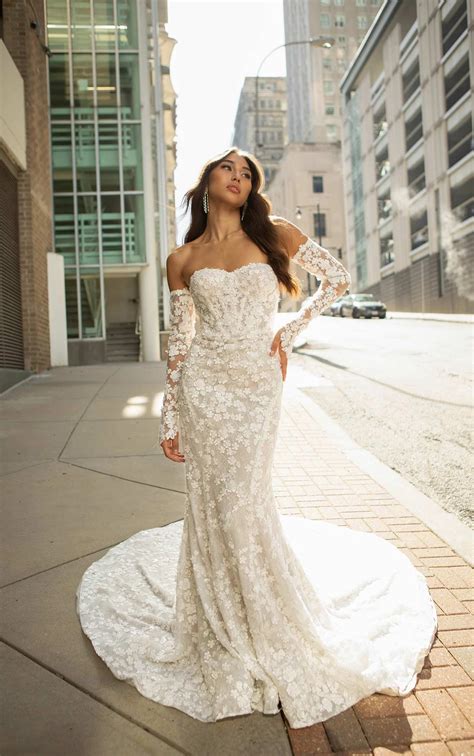Elegant Wedding Dress with Sleeves: Perfect for Your Special Day