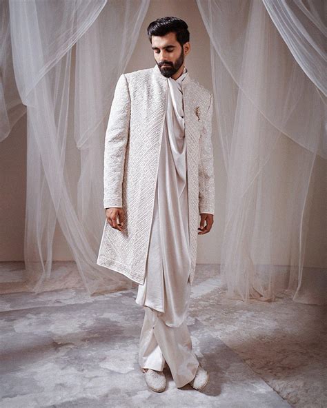 Trendy Wedding Attire for Men: Unique Dress Options