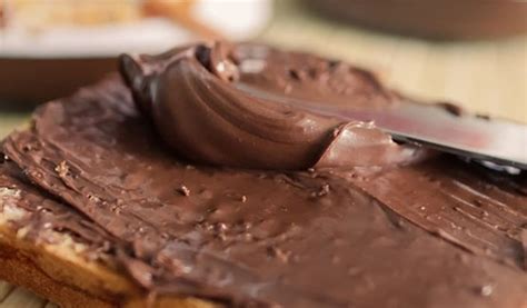 What S Really In Nutella The Truth About Everyone S Favorite Spread