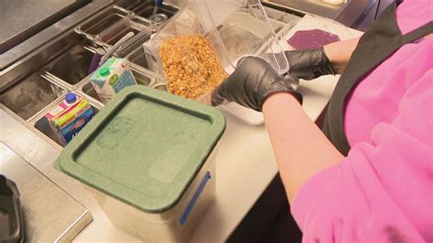 What You Can Eat Right Now To Help Fight Off All The Illnesses Going Around