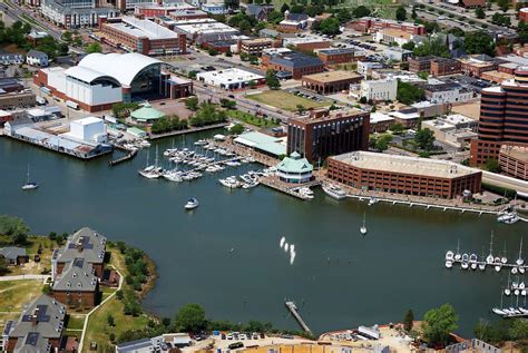 Where To Dine On Queens Way In Downtown Hampton Va Visit Hampton Va Visit Hampton Va