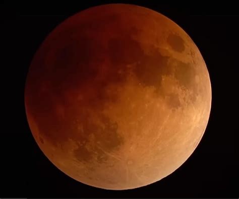 5 Reasons Moon Turns Orange