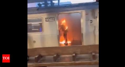 Woman Burnt Alive In New York Subway Amp 39 Oh S T Amp 39 Onlookers Screamed As
