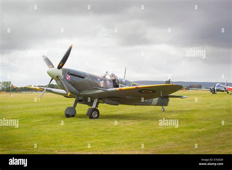 World War Ii Spitfire Fighter Hi Res Stock Photography And Images Alamy