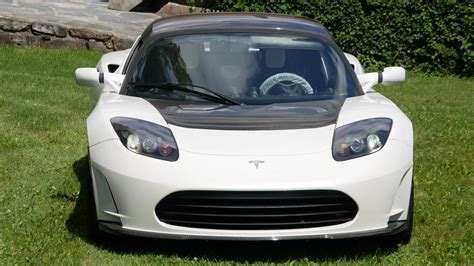 You Ll Need 1 5M To Own The Last Tesla Roadster Ever Built