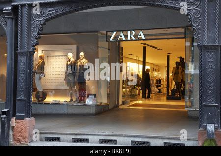 Zara Fashion Shop In Chester Uk Stock Photo Alamy Zara Fashion Shop In Chester Uk Stock Photo Alamy